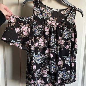 Cold shoulder floral top, size XS